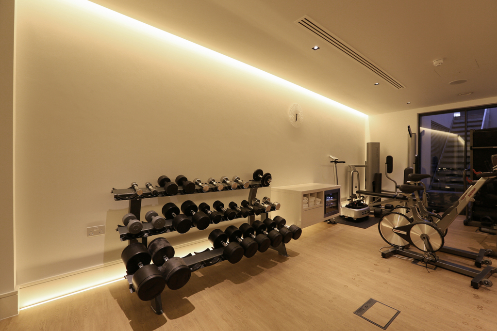 Roedean-Crescent-Pro-023-re-1024×683 Roedean Crescent Pro 023 re 1024x683 1 6 در این قسمت قراره با نحوه ی صحیح استفاده از نور پردازی خطی و لاینر ها آشنا بشیم تا بتونیم برای محیط مورد نظرمون بهترین تصمیمو بگیریم. 6