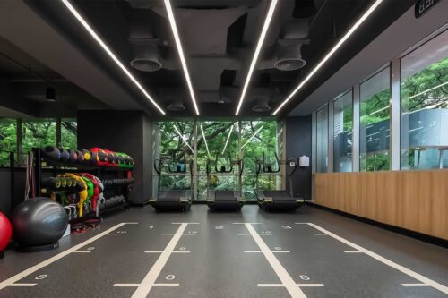 gym-club-lighting-with-light-lines-08 نورپردازی باشگاه بدنسازی